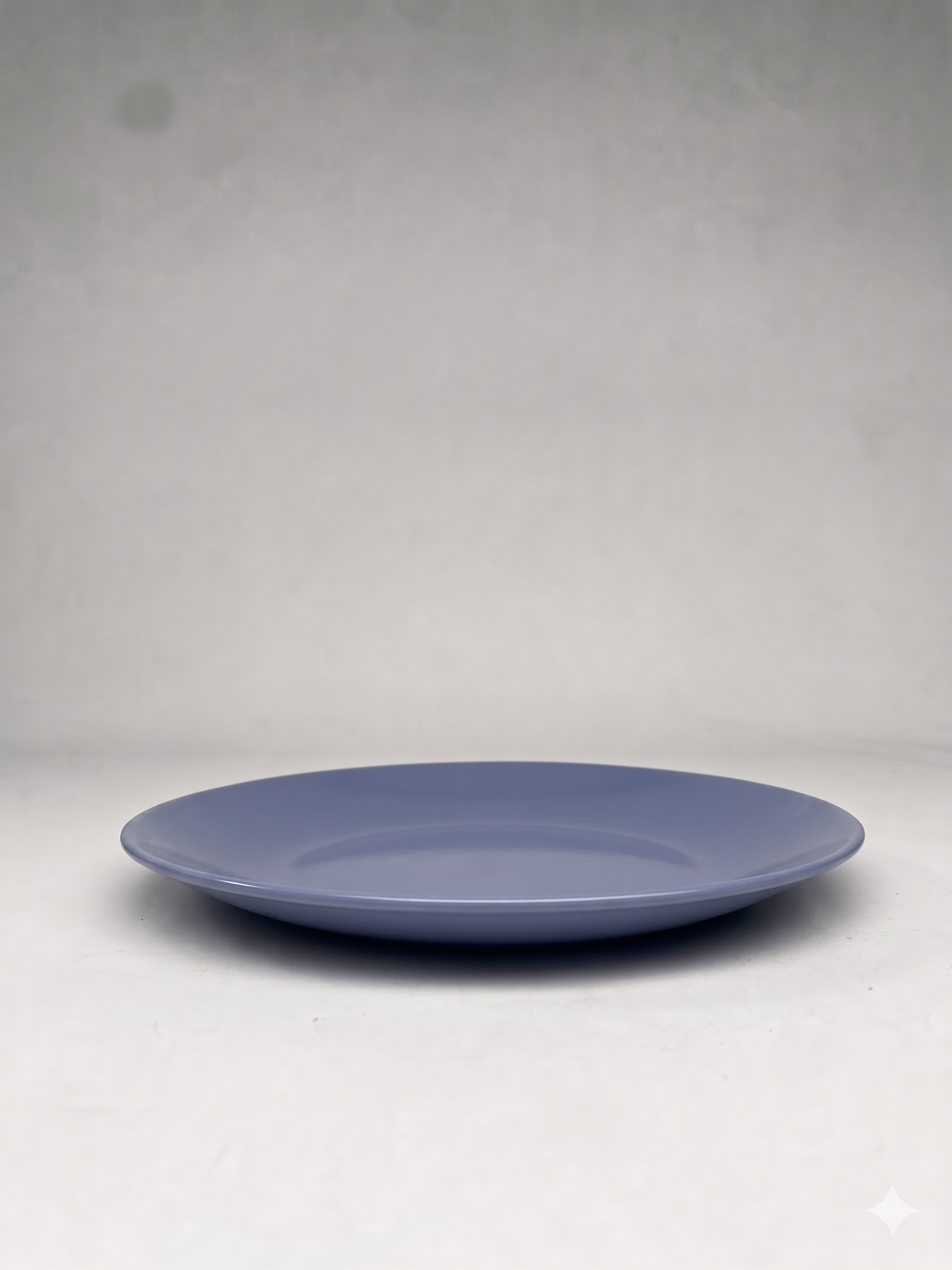 PLATO TENDIDO GRISACEO