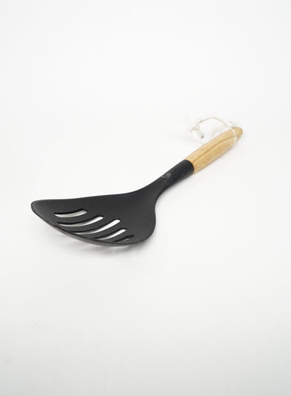 CUCHARON NEGRO